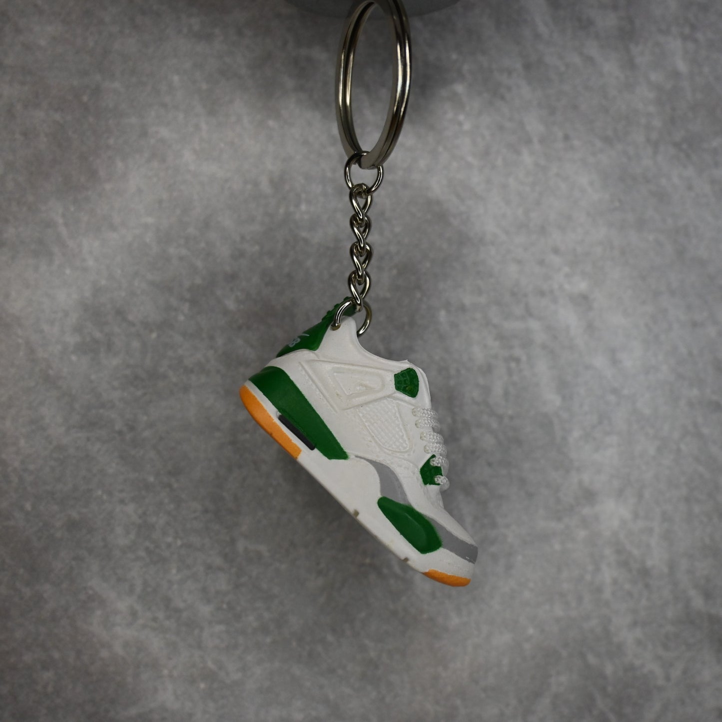SB x AJ4 Retro SP 'Pine Green' Keyring