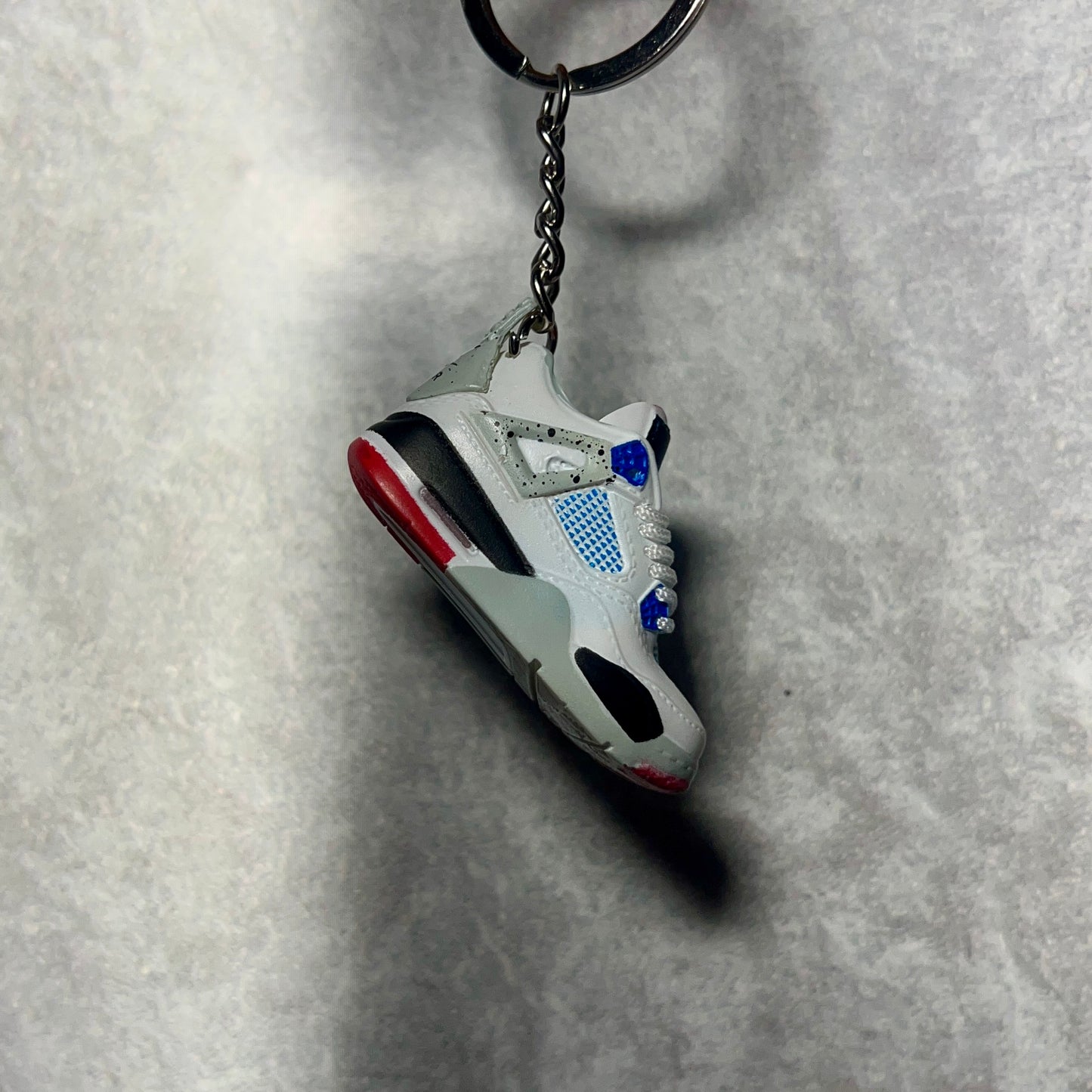 AJ4 Retro SE 'What The 4' Keyring